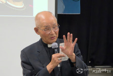 교회는 닫힌 골목, 보화를 땅에 묻어 뒀다