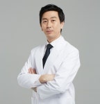 세월의 흐름을 막는 중년 눈성형, 진행 전 충분한 상담이 선행되어야…