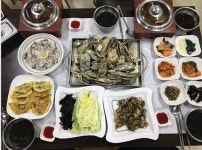 통영 맛집 통영밥상갯벌, 통영의 기계식 가마솥 굴밥으로 통영굴의 맛과 향 살려