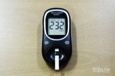 [소아당뇨맘의 눈물] 자녀 돌보려 직구한 의료기기가 불법이라니