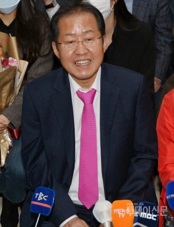 돌아온 홍준표 