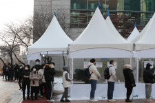 코로나 신규 확진자 5318명·위중증 997명…사망 54명