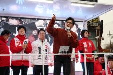 한동훈, 딱 한 번만 더 믿어달라 읍소...재외국민투표 내달 1일까지