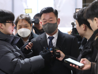 '강경파' 이광우 경호본부장 경찰 출석…김성훈 차장은 2차 조사