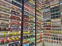 [현장] 명동에 등장한 라면 도서관...170종 모은 이마트24 K-푸드랩