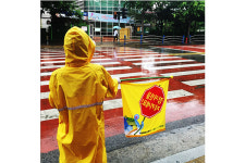 번번이 월차 낼 수도 없고... 워킹맘 울리는 녹색어머니회 교통 봉사