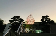 촛불이 여전히 타오르는 곳, 민주화의 성지 부산민주공원을 가다