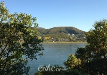 [장원호 박사의 그리운 대한민국] 남양주 북한강 카페에서 주말 있는 삶을 즐기는 젊은 부부 가족을 부러워하다