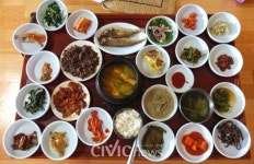 [장원호 박사의 그리운 대한민국] 전북 순창에서 한정식과 순창 고추장 맛에 반하고, 구례 화엄사 둘러 보다