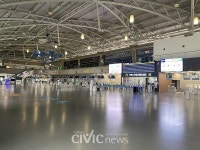 다시 자유롭게 해외여행갈 날은 언제쯤 올까...텅 비어버린 김해공항 국제선 터미널