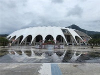 천장이 숭숭 뚫린 월드컵의 유산...돈 먹는 하마로 전락한 부산아시아드주경기장
