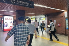 폭염속 노인들의 피서지가 된 지하철... 정부가 냉방 복지 대책 강구할 때