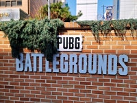 성수동 가득 채운 배틀그라운드 8주년 생일 파티