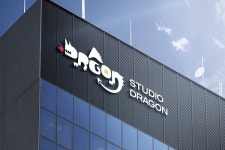 [특징주] 스튜디오드래곤, 창사 이후 최대실적 전망에 4%대 강세