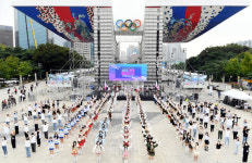 [청년의날 축제] 무더위가 무색해진 청년들의 열기...10만명 운집