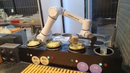 치킨 튀기고 자동 배식하고…진화하는 푸드로봇