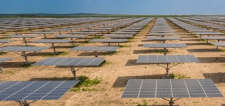 중국 견제에 기대감 키우는 K-태양광, 트럼프 변수로 불확실성도 확대