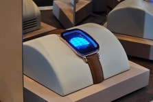 2025년은 마이크로 LED 개화기···TV·전장·워치로 전방위 확장