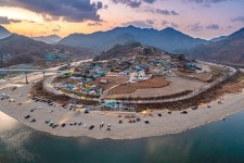충주 수주팔봉·가평 어비계곡 늦가을 차박 성지