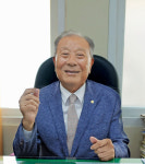 최용권 대한노인회 전남 여수시지회장 며느리들, 시어머니와 같은 경로당 불편…따로 만들어주길 원해
