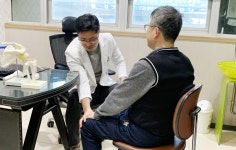 노인의료나눔재단, 5800명에 9000건 무릎인공관절수술 지원