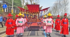 영조대왕이 된 김관호 대한노인회 서울 노원구지회장