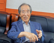 김임식 대한노인회 울산 울주군지회장 건강하게 오래 사는 게 중요… 읽고 쓰고 외우면 치매 예방돼