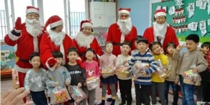 대한노인회 대구 달서구지회, 어린이집서 산타선물 나눔행사