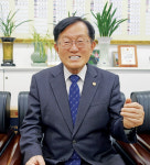 김성보 대한노인회 경기 동두천시지회장 지회장·경로당 회장들 젊어져… 임기 제한 재고할 때