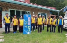 대한노인회 강원 화천군지회 산천어행복나눔봉사단, 경로당서 칼갈이 봉사활동