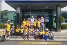 대한노인회 창원시 마산지회 수정마을봉사클럽, 정류소·면사무소 주변 환경정화활동