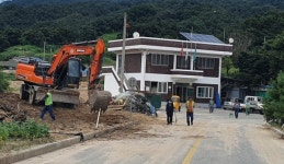 대한노인회 충북 충주시지회 수해 논동경로당 복구작업 총력