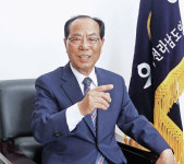 김종희 대한노인회 전남 화순군지회장 노인회 임원·분회장·경로당 회장들이 도와줘 지회 크게 발전