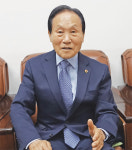 전영태 대한노인회 대구 수성구지회장 90세에 손수 운전으로 전 경로당 돌아…회원 안부 묻고 방역 점검