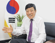 김진성 대한노인회 경기 가평군지회장 노인회가 지역사회 바람 일으켜… 식당들 경로당 입식 따라해