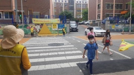 대한노인회 전북 익산시지회, 어양동 주공5차 경로당 자원봉사클럽 교통봉사