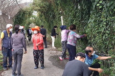 대한노인회 경기 포천시지회, 화현면 명덕 1리 경로당 오미자로 자립하다