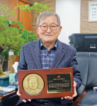 장기천 대한노인회 인천 강화군지회장 군청의 경로당 운영비 지원에 노인회가 답례도 할 줄 알아야 해
