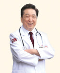김철수 대한노인회 부회장, 48년 전 신림동 순대골목서 첫 진료 H+양지병원일궈
