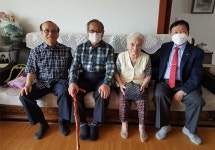 대한노인회 경기 안산시 상록구지회, 100세 장수어르신 방문해 추석선물 전달