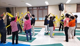 대한노인회 충북 증평군지회, 요가프로그램으로 경로당프로그램 발표회 참여