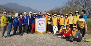 대한노인회 경북 칠곡군지회, 율리꿈나무사랑봉사단 더덕밭매기 봉사활동