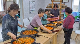 대한노인회 충북 증평군지회, 노암4리경로당 우수공동작업장서 꽃차 만들어