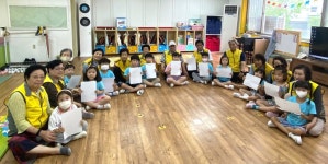 대한노인회 경북 김천시지회 대신금류1차 봉사단, 유치원 방문해 한글 교실봉사