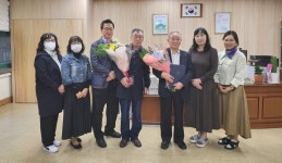 대한노인회 서울 관악구지회 안전지킴이 어르신 3명, 관악초·조원초에서 표창장 수상