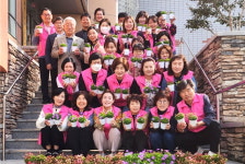 대한노인회 경북 경산시지회, 취약계층 어르신에 봄맞이 꽃 화분 전달