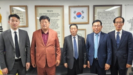 대한노인회 경기 안산시 상록구지회, 안산상공회의소 회장 방문해 쌀 후원