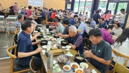 대한노인회 충북 청주시 흥덕청원구지회, 초복맞아 어르신께 보양식 나눔 행사