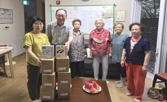 대한노인회 서울 마포구지회, 경로당에 넥선풍기·허리교정의자 지원