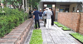 대한노인회 서울 강동구지회, 경로당 김장용 배추·무 모종 배부
